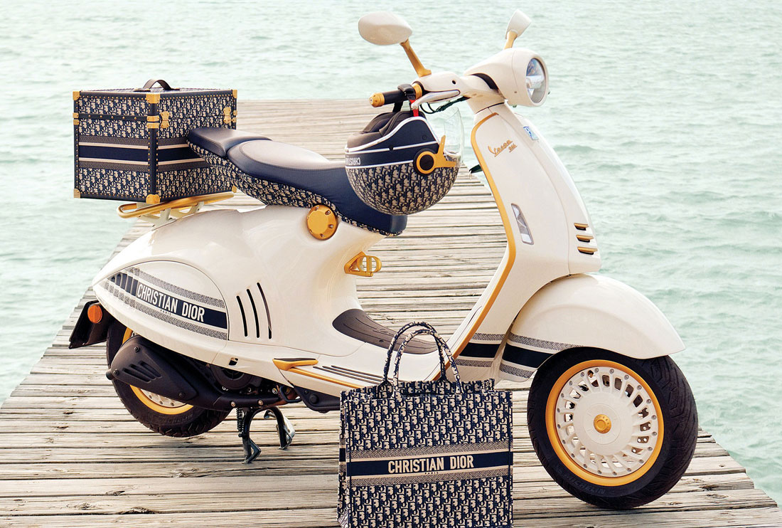 Vespa, marque italienne renommée, se joint à Dior, marque de luxe française, pour donner vie à un scooter hors du commun