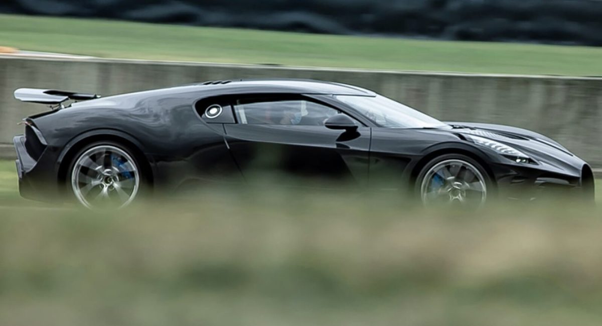 La collaboration Bugatti Asprey donne naissance à une sculpture unique de La Voiture Noire